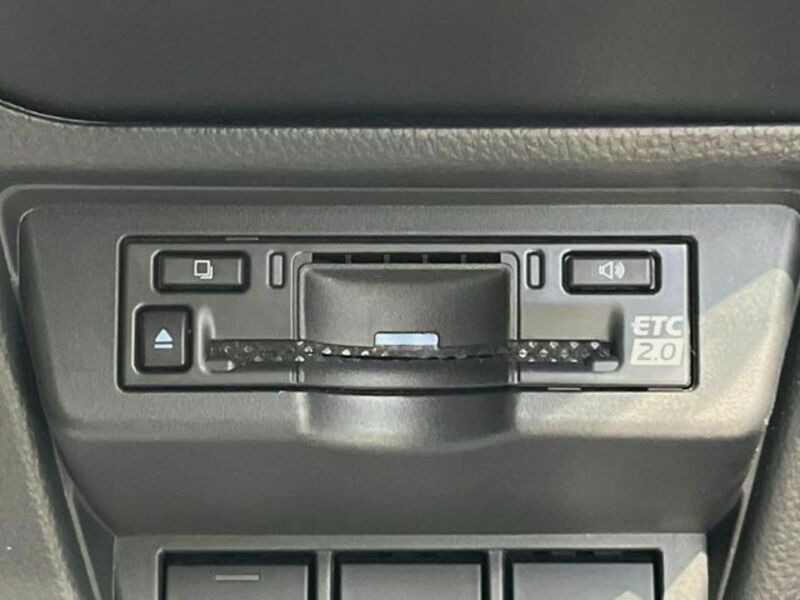 PRIUS-4