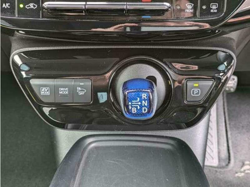 PRIUS-18