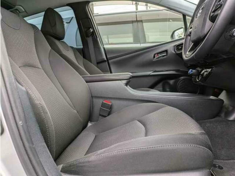 PRIUS-8