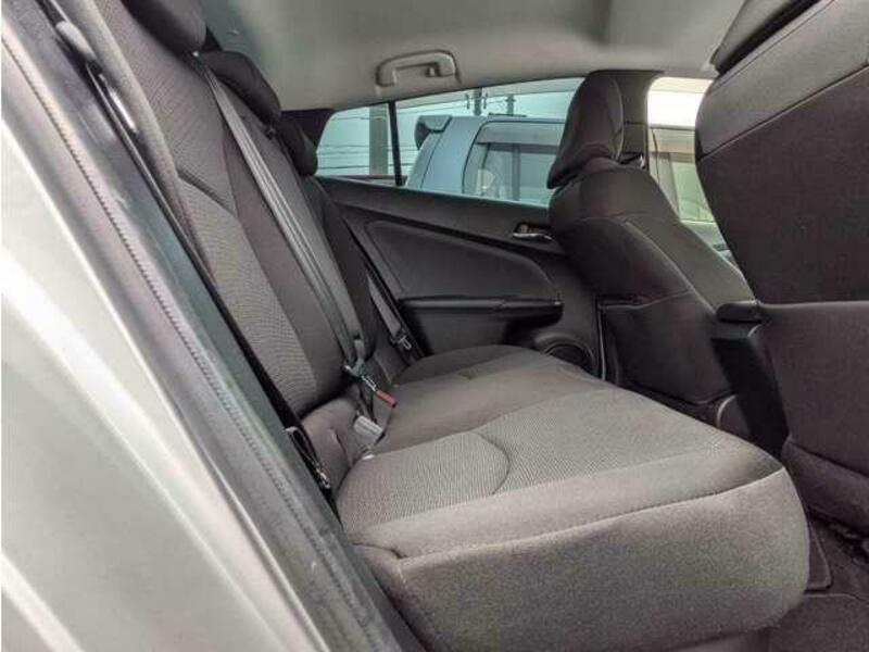 PRIUS-11