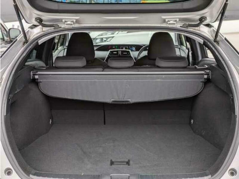 PRIUS-12