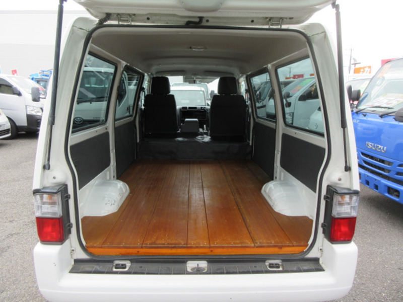 BONGO VAN-17