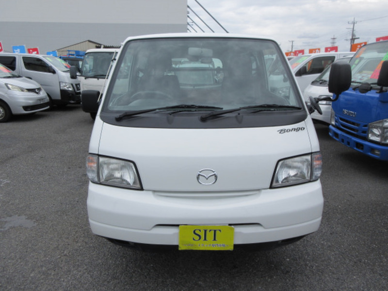 BONGO VAN-1
