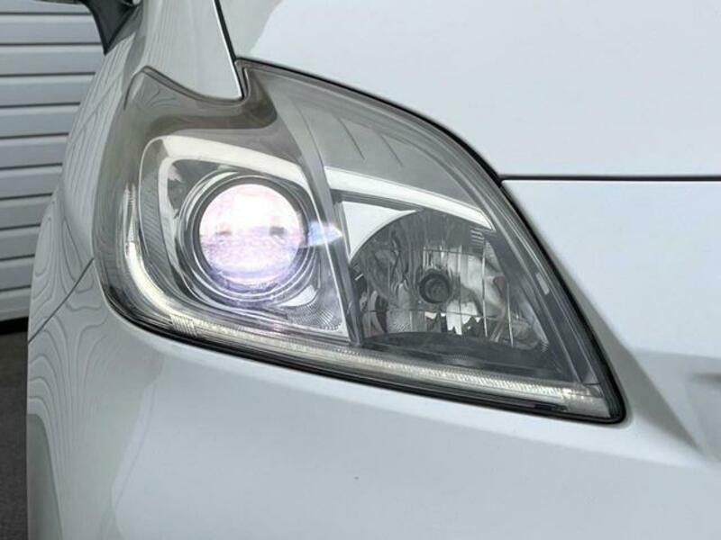 PRIUS-16