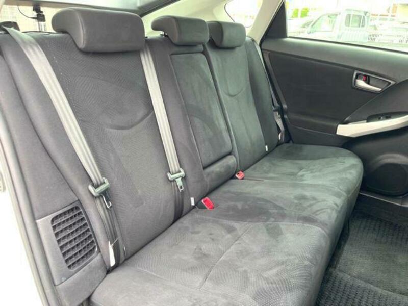 PRIUS-11