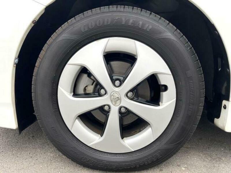 PRIUS-13