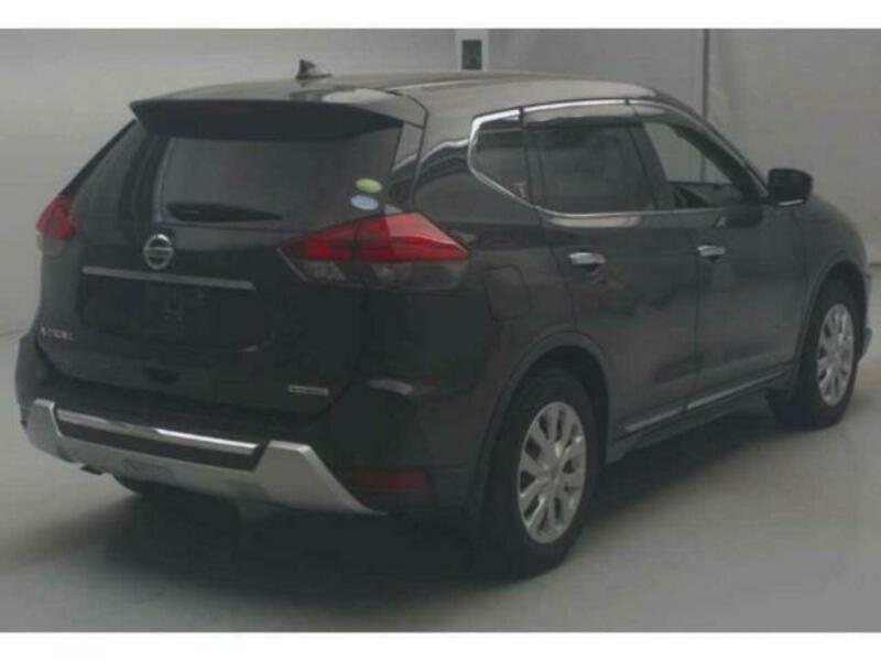 X-TRAIL