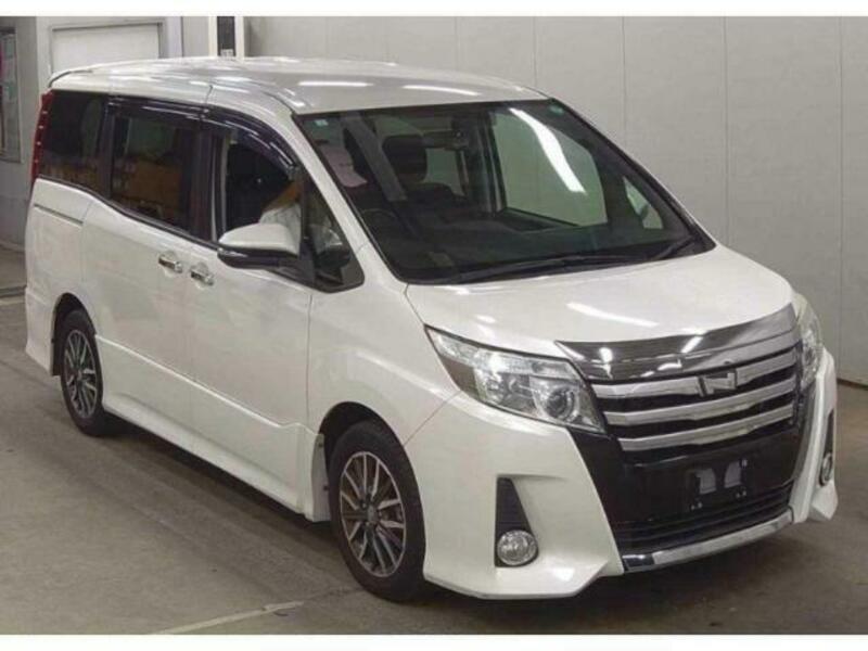 TOYOTA NOAH