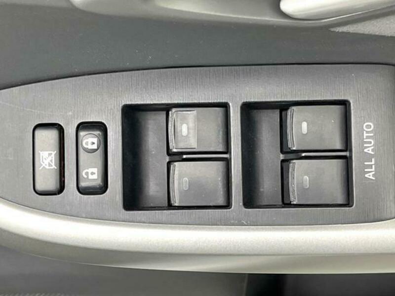 PRIUS-4