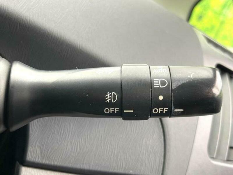 PRIUS-11