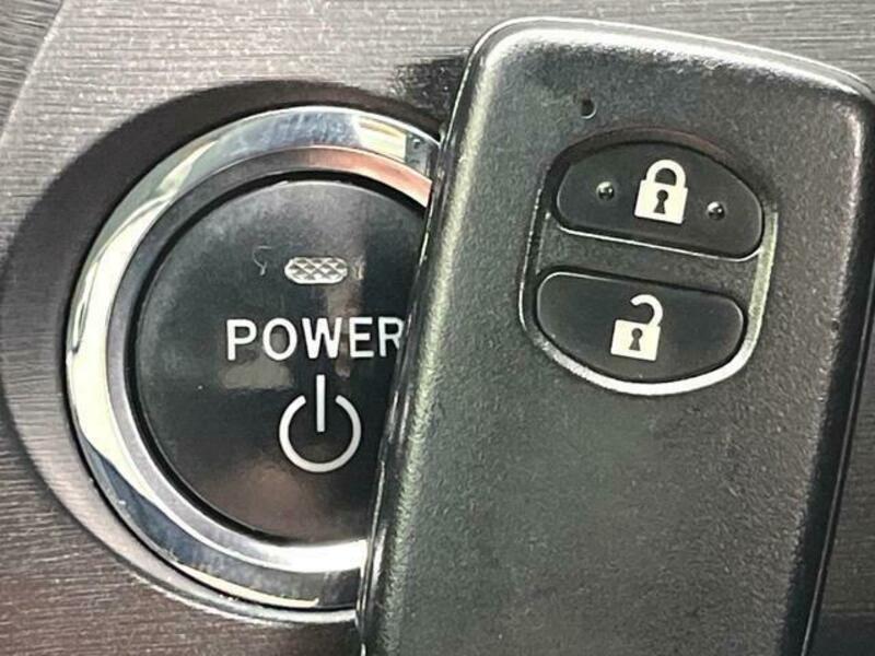 PRIUS-12