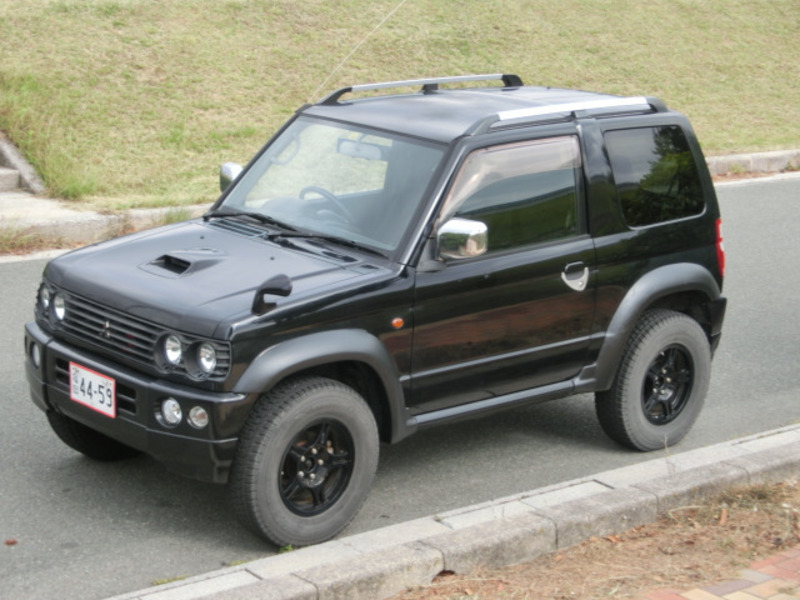 MITSUBISHI PAJERO MINI