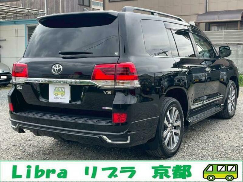 LAND CRUISER