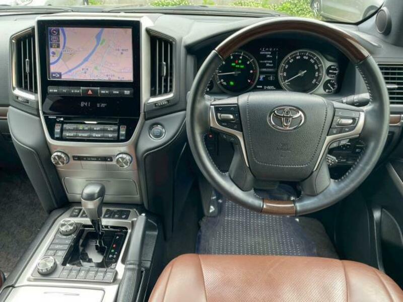 LAND CRUISER