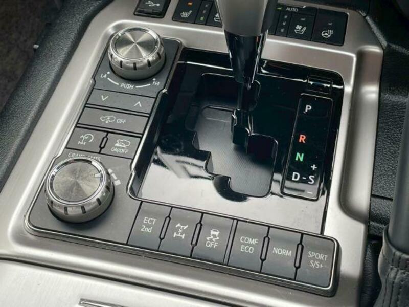 LAND CRUISER