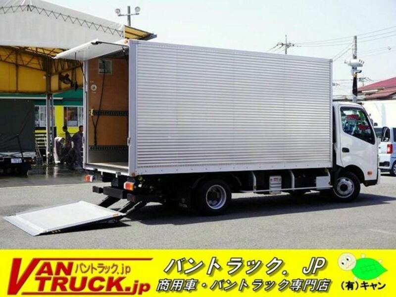 TOYOTA DYNA
