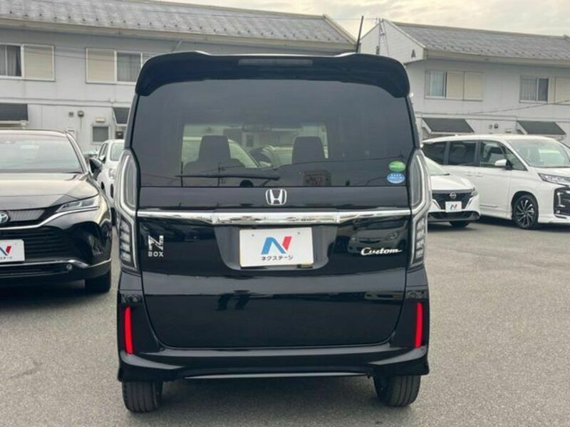 N BOX CUSTOM