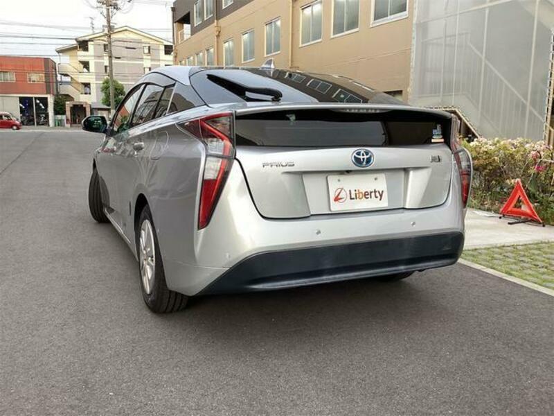 PRIUS-6