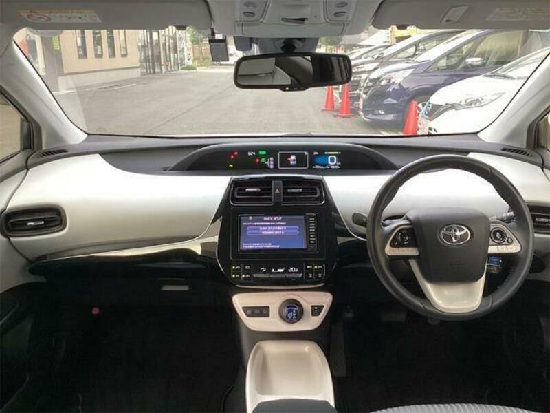 PRIUS-8