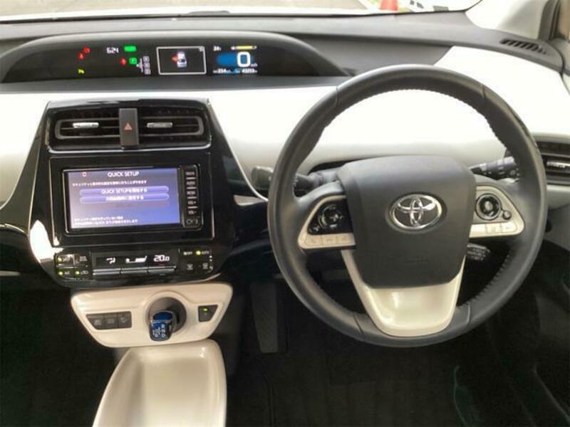 PRIUS-9