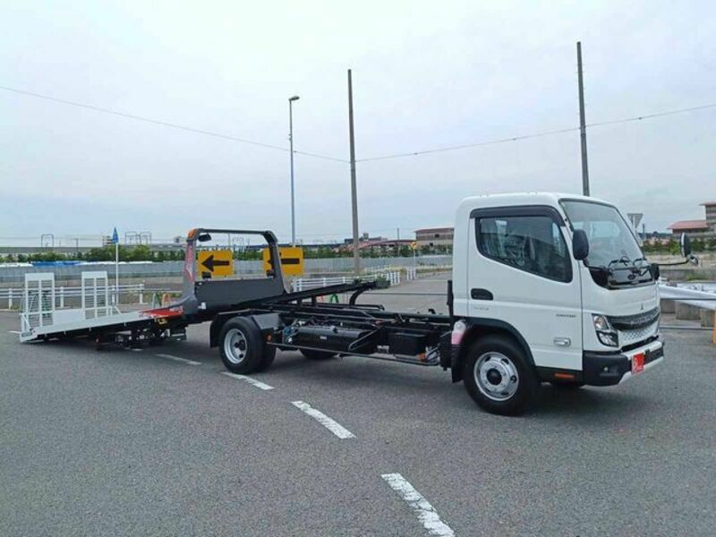 MITSUBISHI CANTER