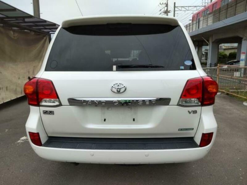 LAND CRUISER