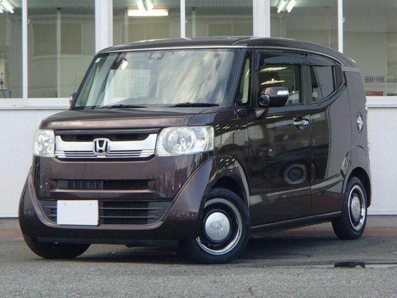 HONDA N BOX SLASH