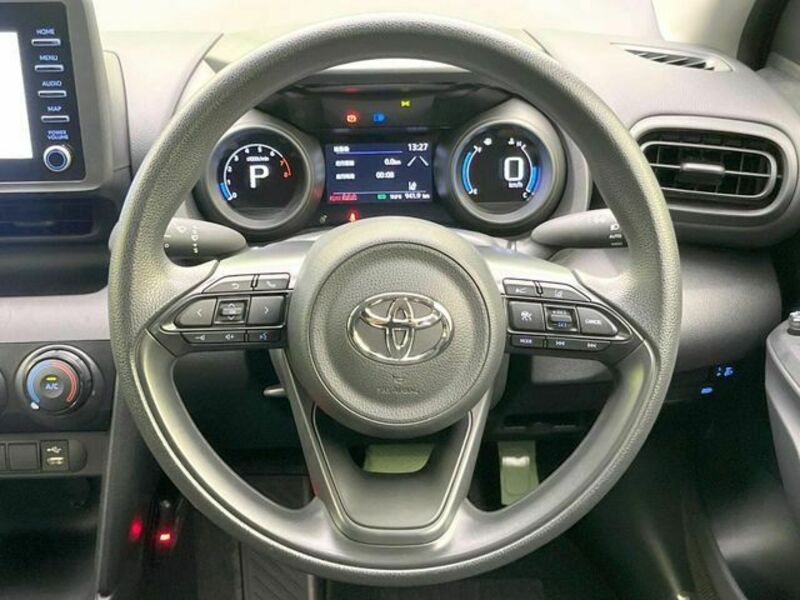 YARIS CROSS