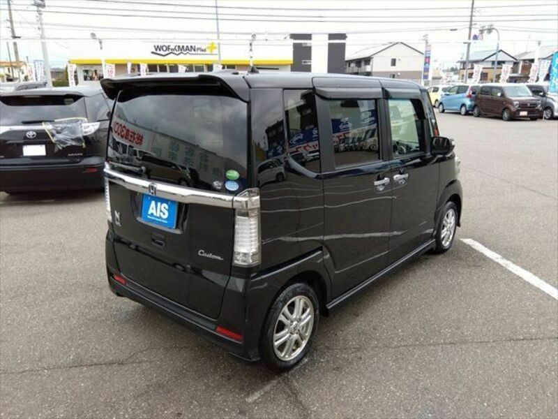 N BOX CUSTOM