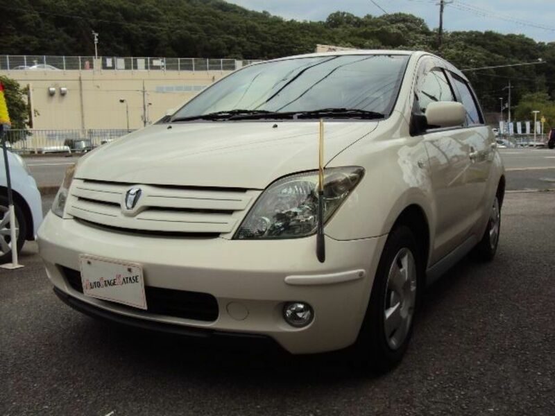 TOYOTA IST