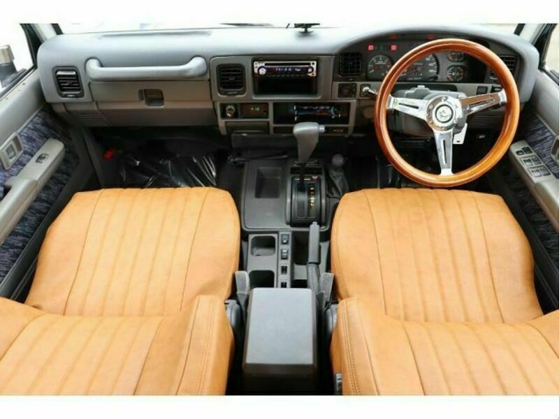 LAND CRUISER PRADO-1