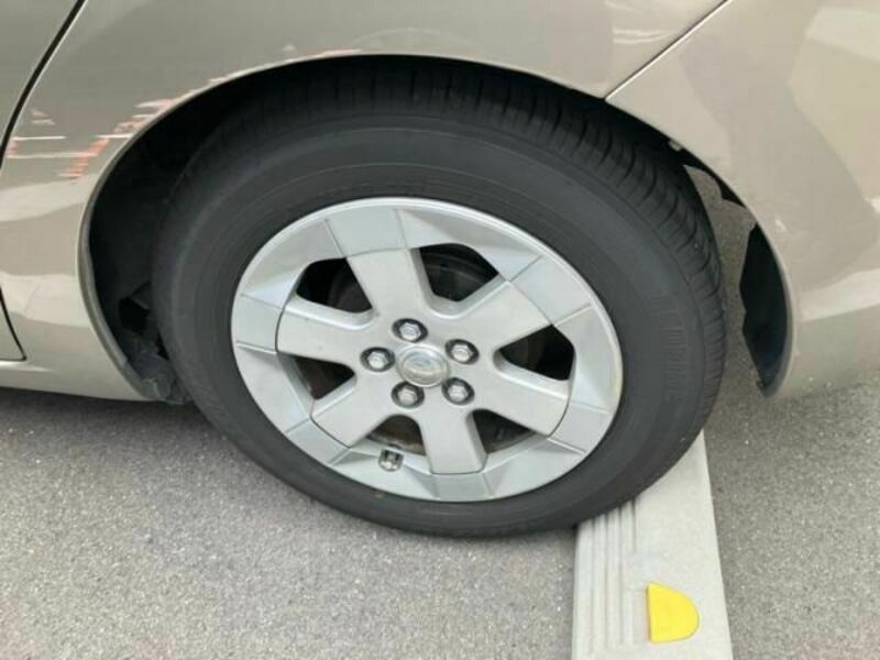 PRIUS-8