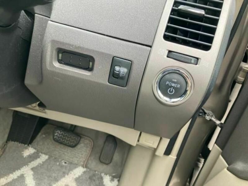 PRIUS-17