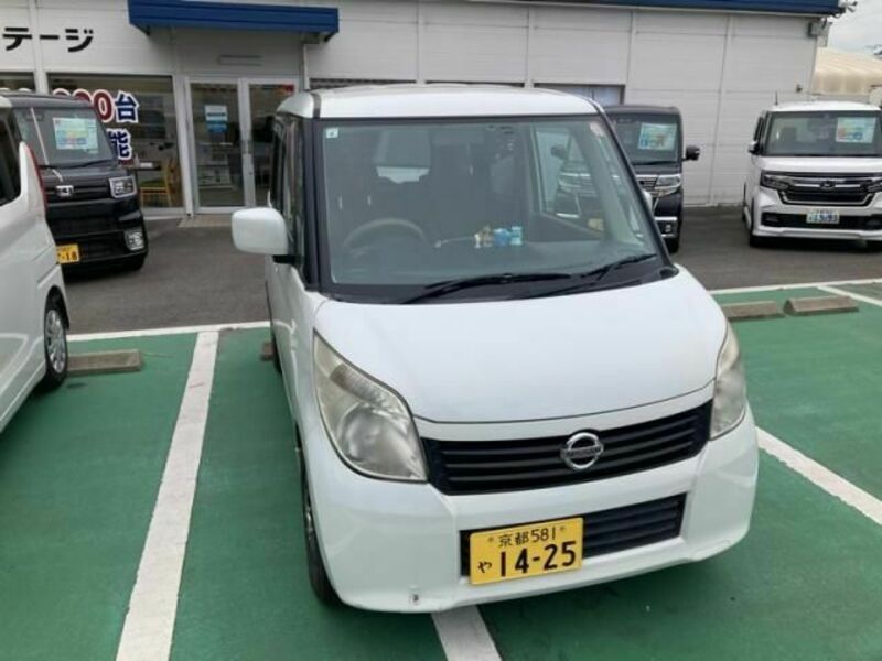 NISSAN ROOX