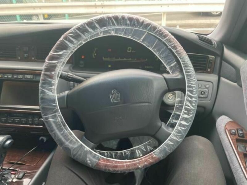 CROWN MAJESTA