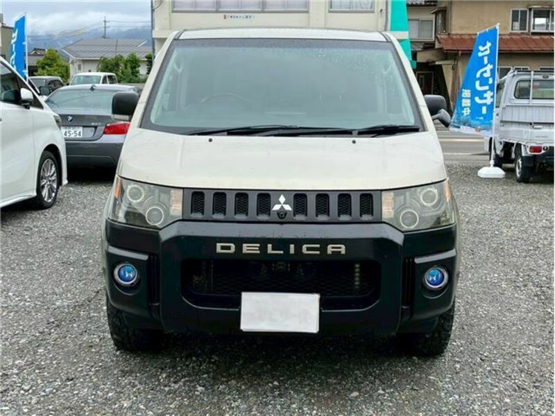 MITSUBISHI DELICA D5