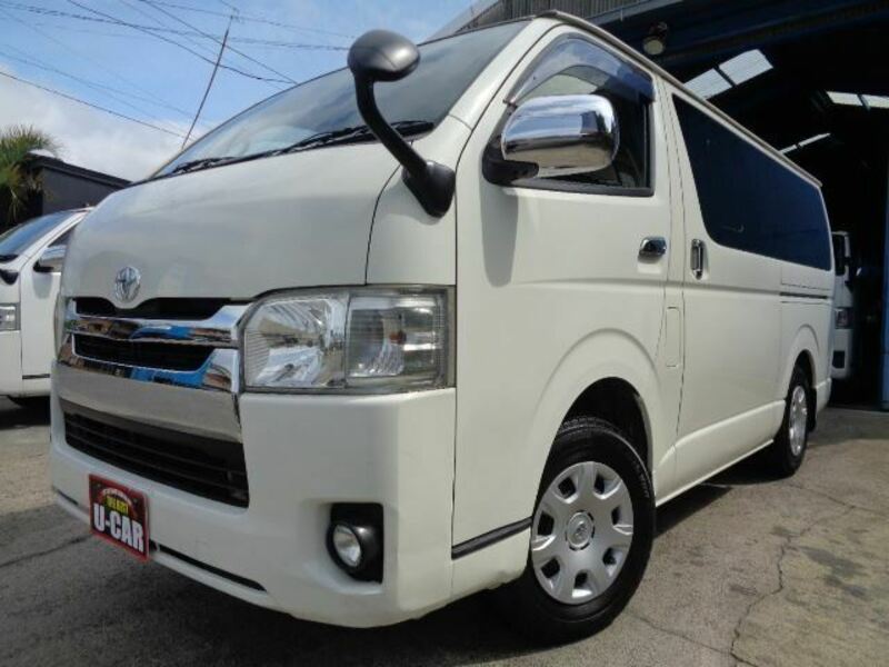 TOYOTA HIACE VAN