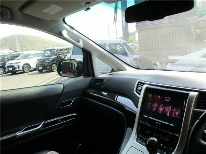 VELLFIRE-14