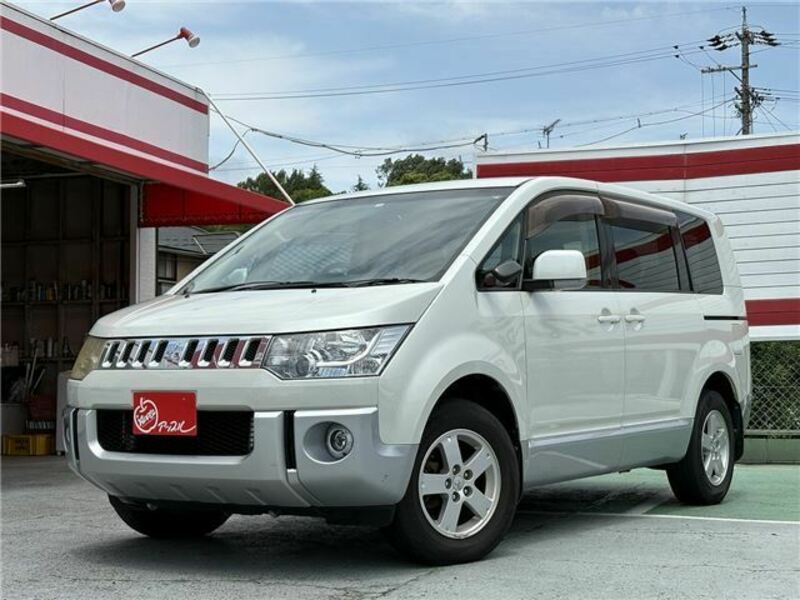 MITSUBISHI DELICA D5