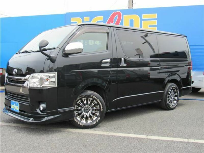 TOYOTA HIACE VAN