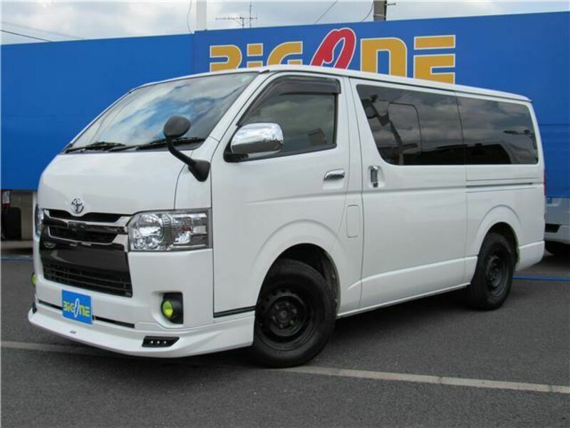 TOYOTA HIACE VAN