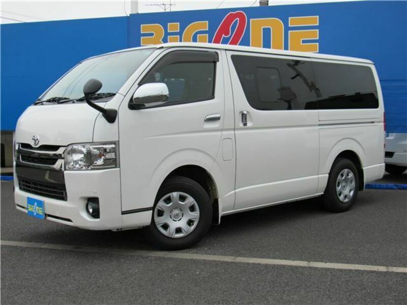 TOYOTA HIACE