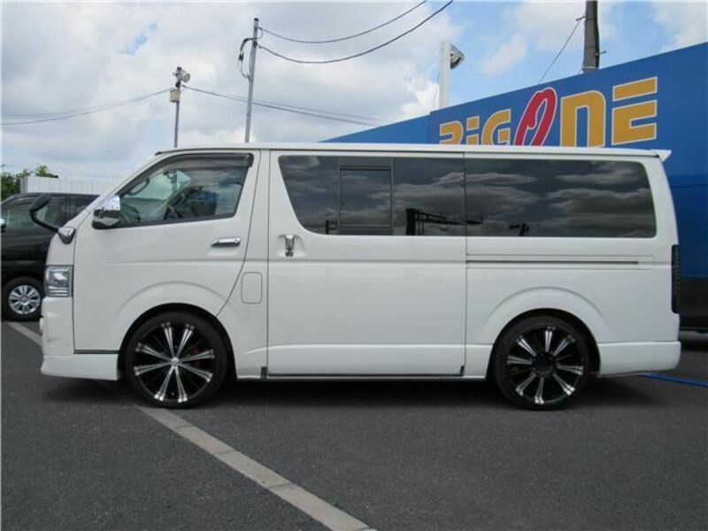 HIACE VAN