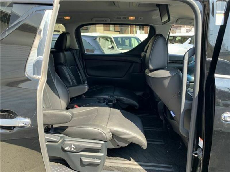 VELLFIRE-18