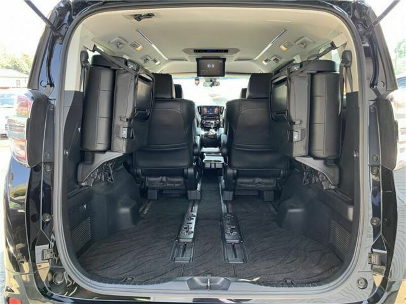 VELLFIRE-26