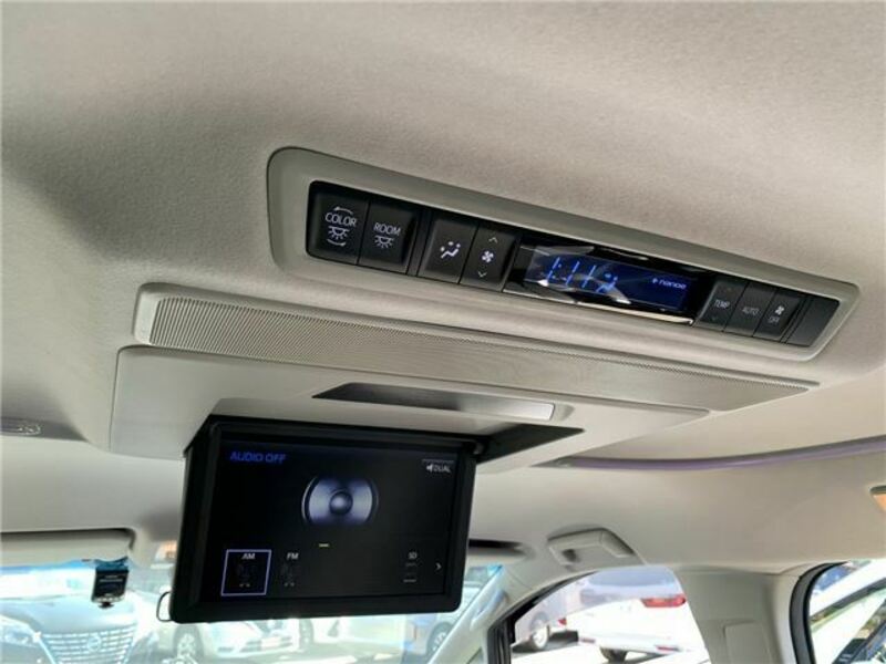 VELLFIRE-27