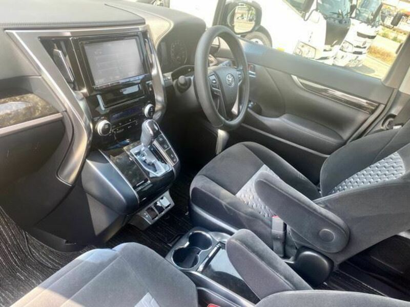 VELLFIRE-6