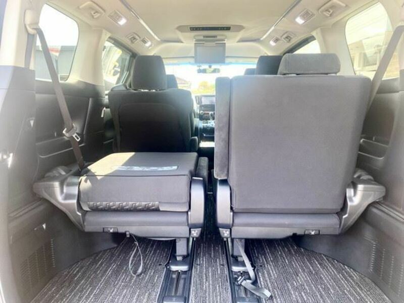 VELLFIRE-12