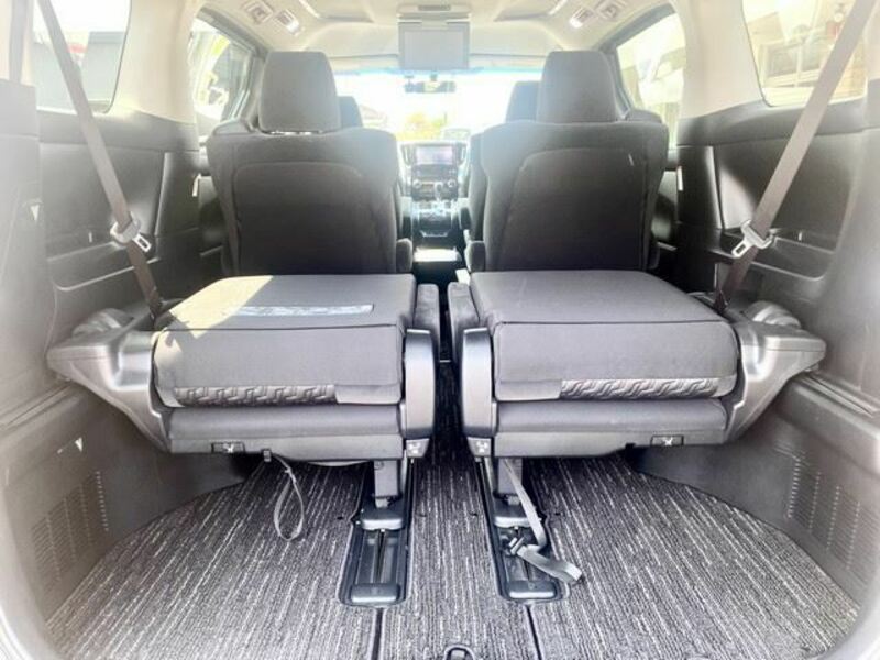 VELLFIRE-13