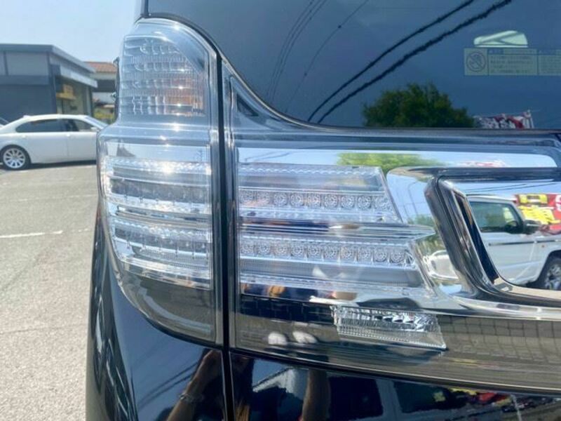 VELLFIRE-17